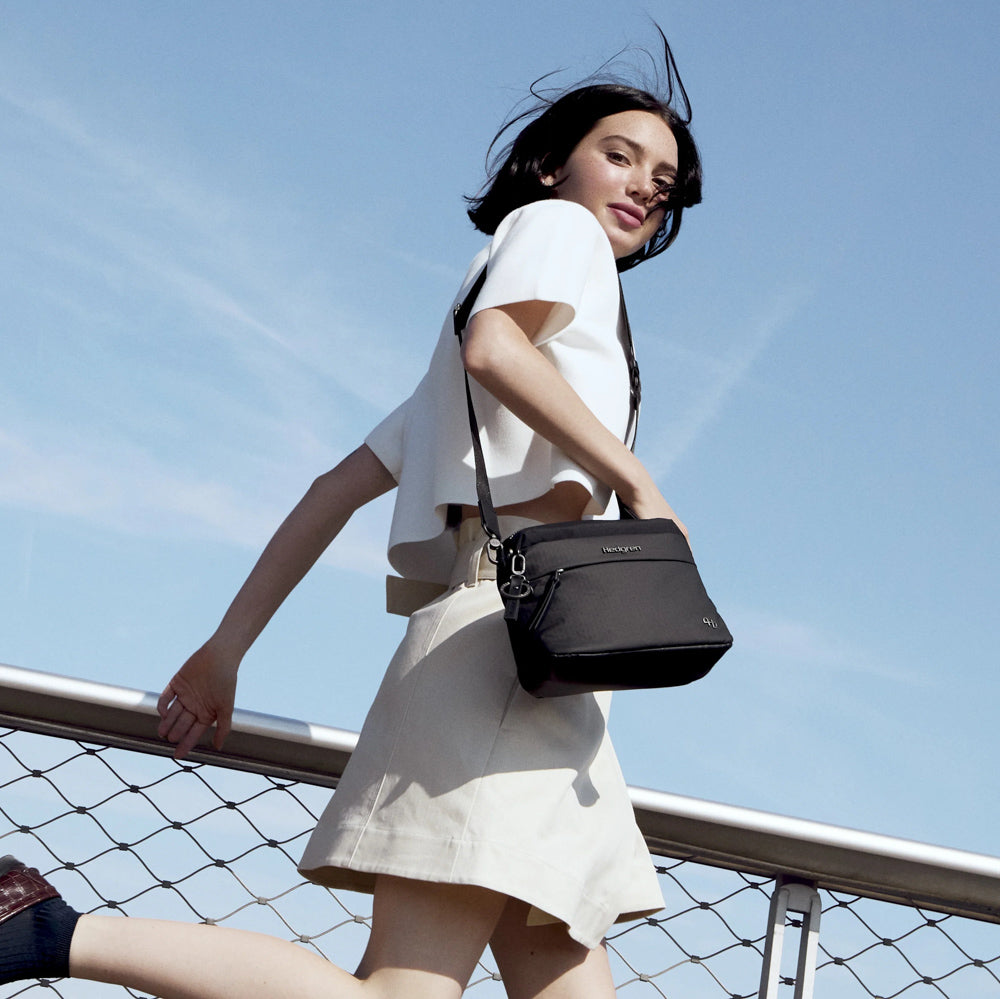 Hedgren Totoi Crossover Bag 4 L - Black