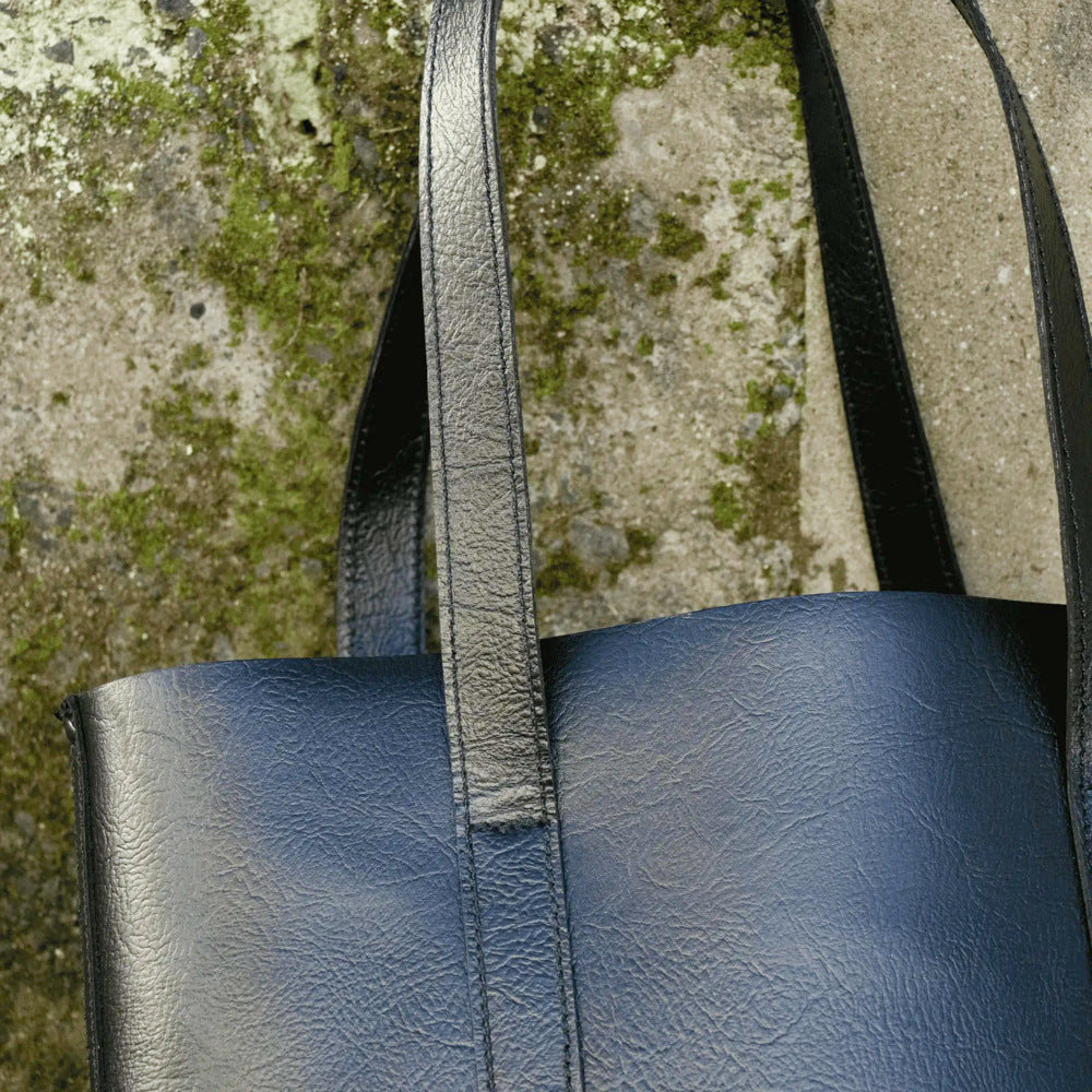 Parisian Crafted Black Leather Business Tote Bag