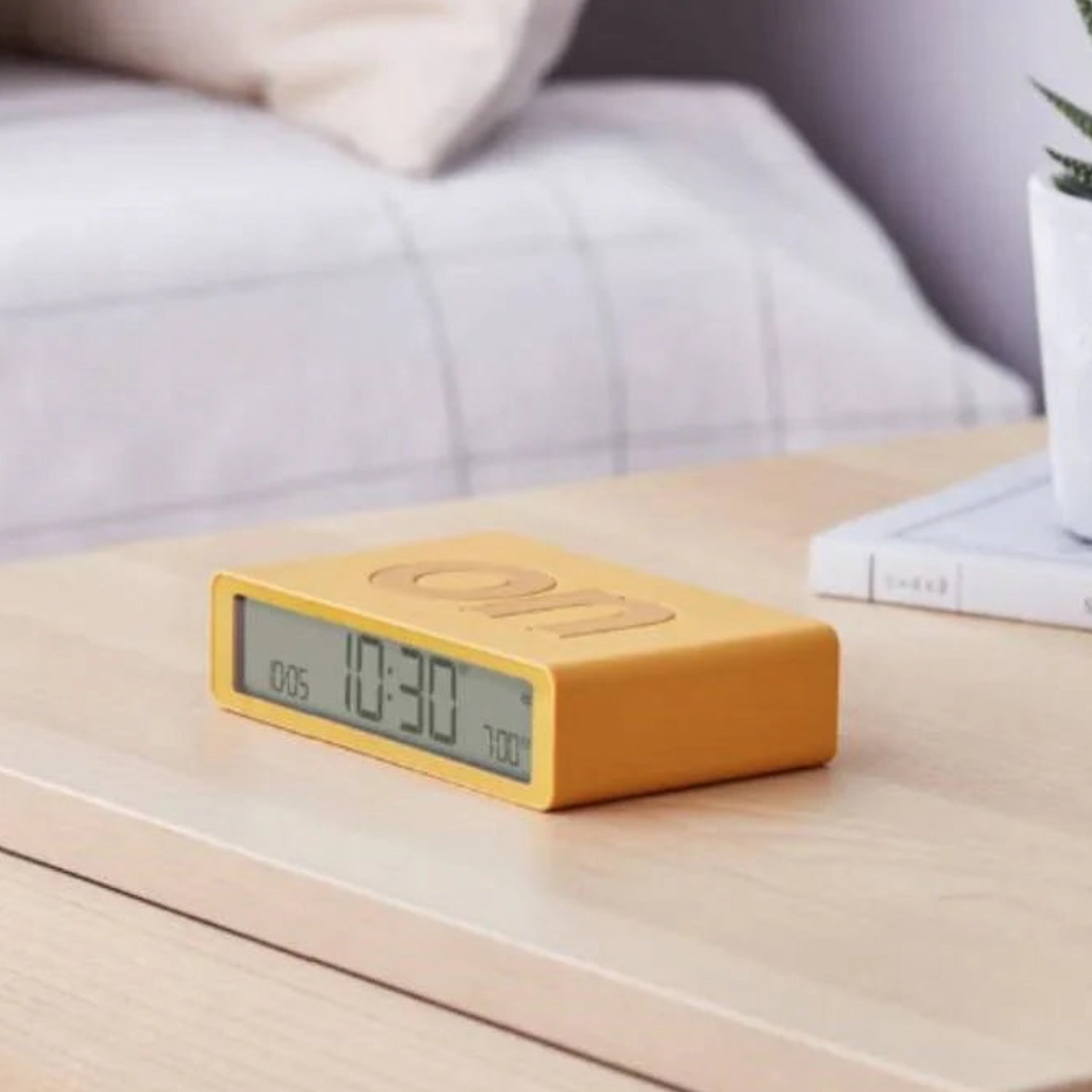 Lexon Classic Flip Radio Yellow