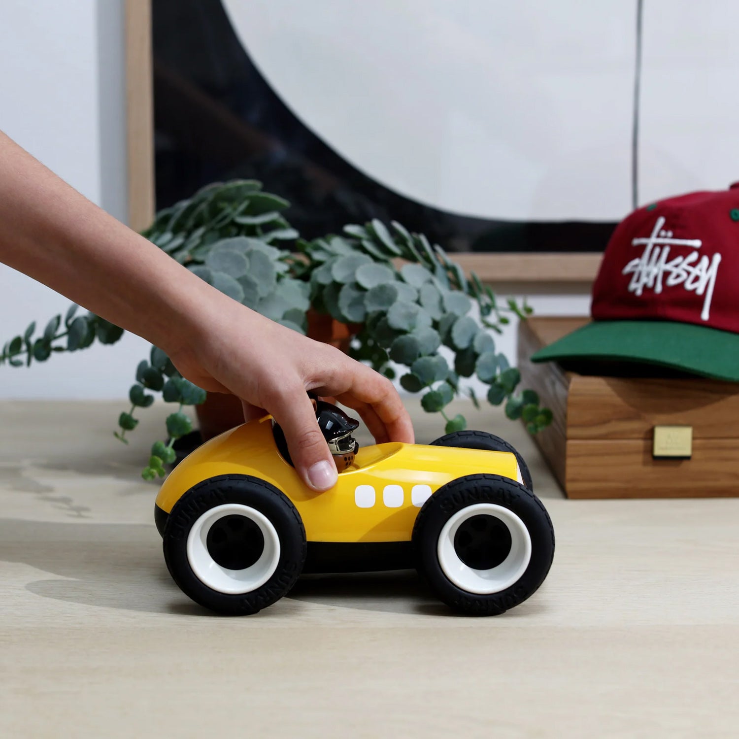 Playforever Egg Sunnysider Racing Car